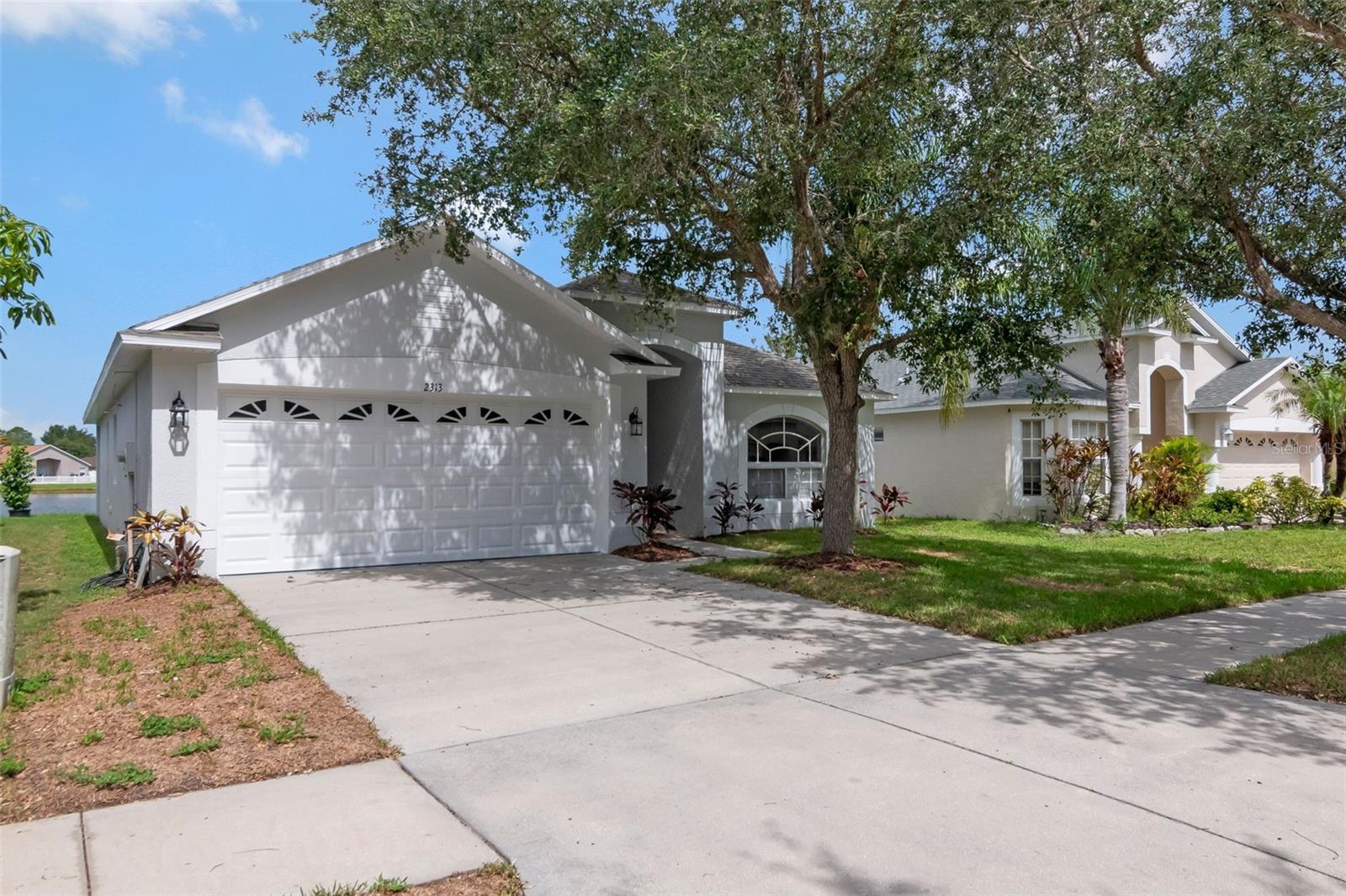 Single Family Residence in RUSKIN, FL - Daniel Dourado