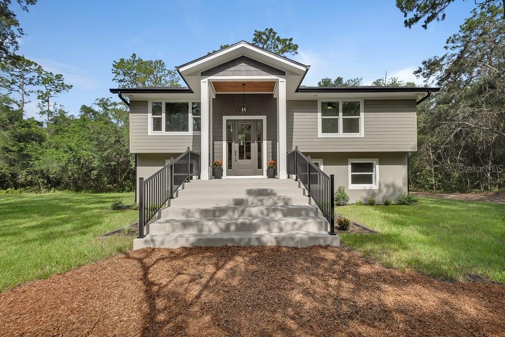 Single Family Residence em DELAND, FL - Daniel Dourado