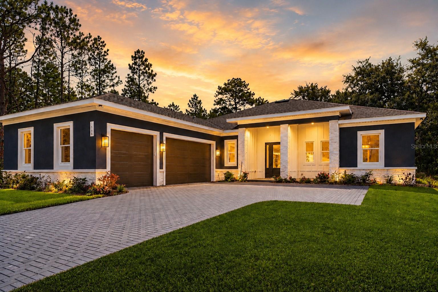 Single Family Residence em WEEKI WACHEE, FL - Daniel Dourado