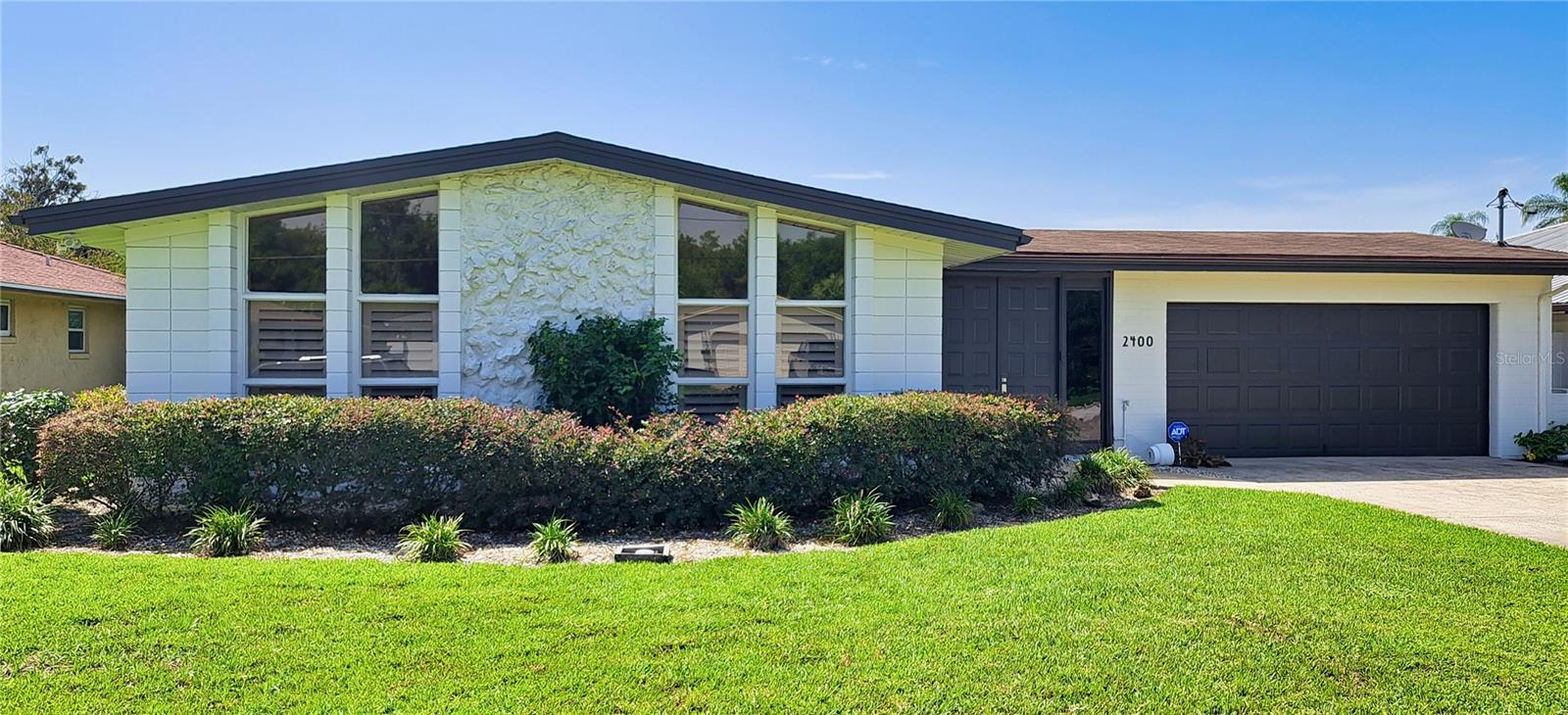 Single Family Residence in ORLANDO, FL - Daniel Dourado