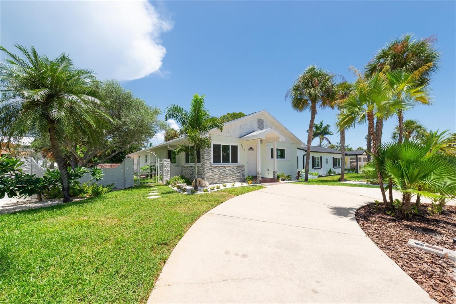 Single Family Residence in ST PETE BEACH, FL - Daniel Dourado