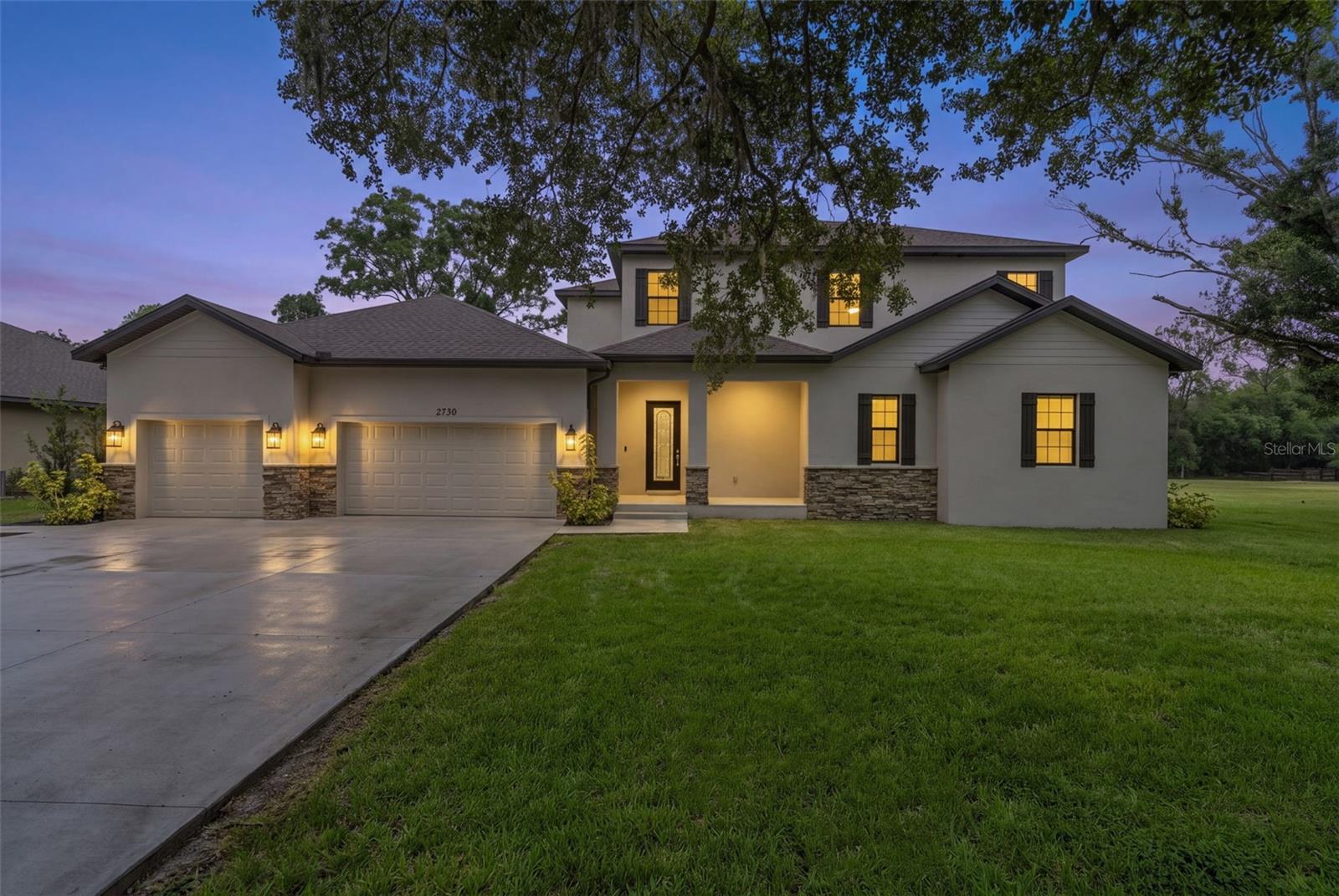 Single Family Residence in LUTZ, FL - Daniel Dourado