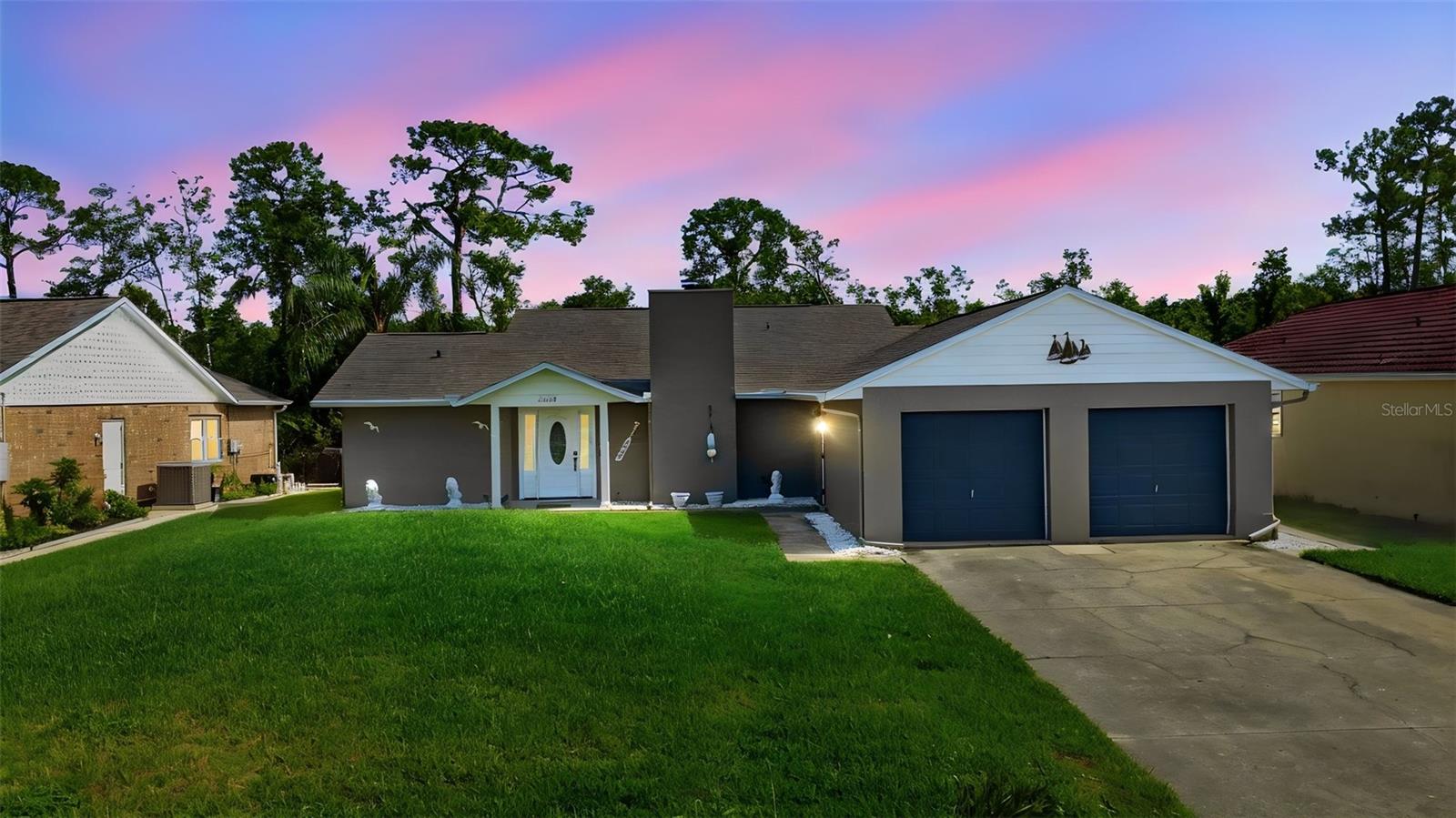Single Family Residence in TAVARES, FL - Daniel Dourado