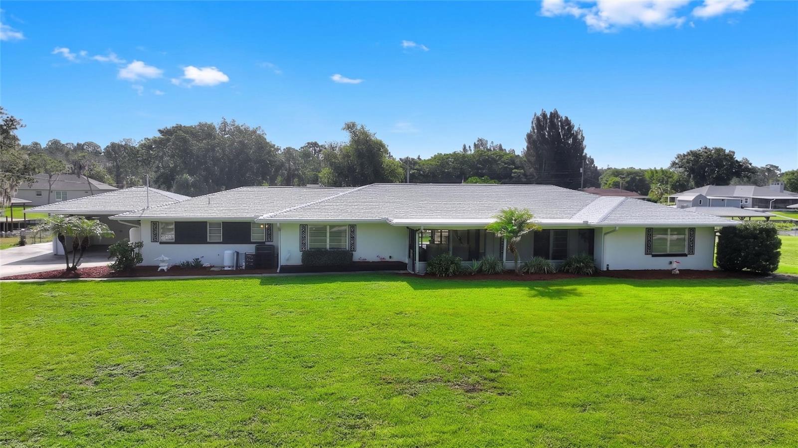 Single Family Residence em INDIAN LAKE ESTATES, FL - Daniel Dourado