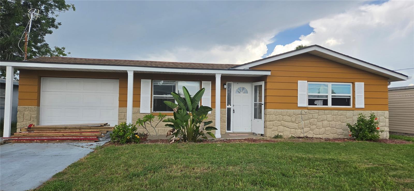 Single Family Residence in HUDSON, FL - Daniel Dourado