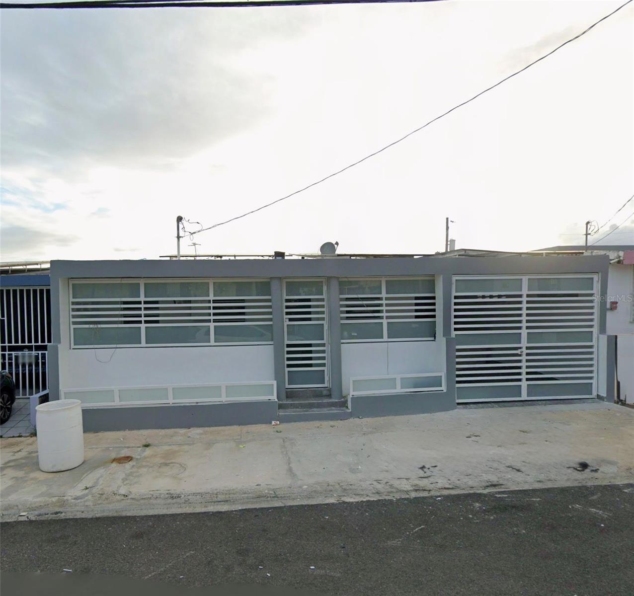Single Family Residence em CAROLINA, PR - Daniel Dourado