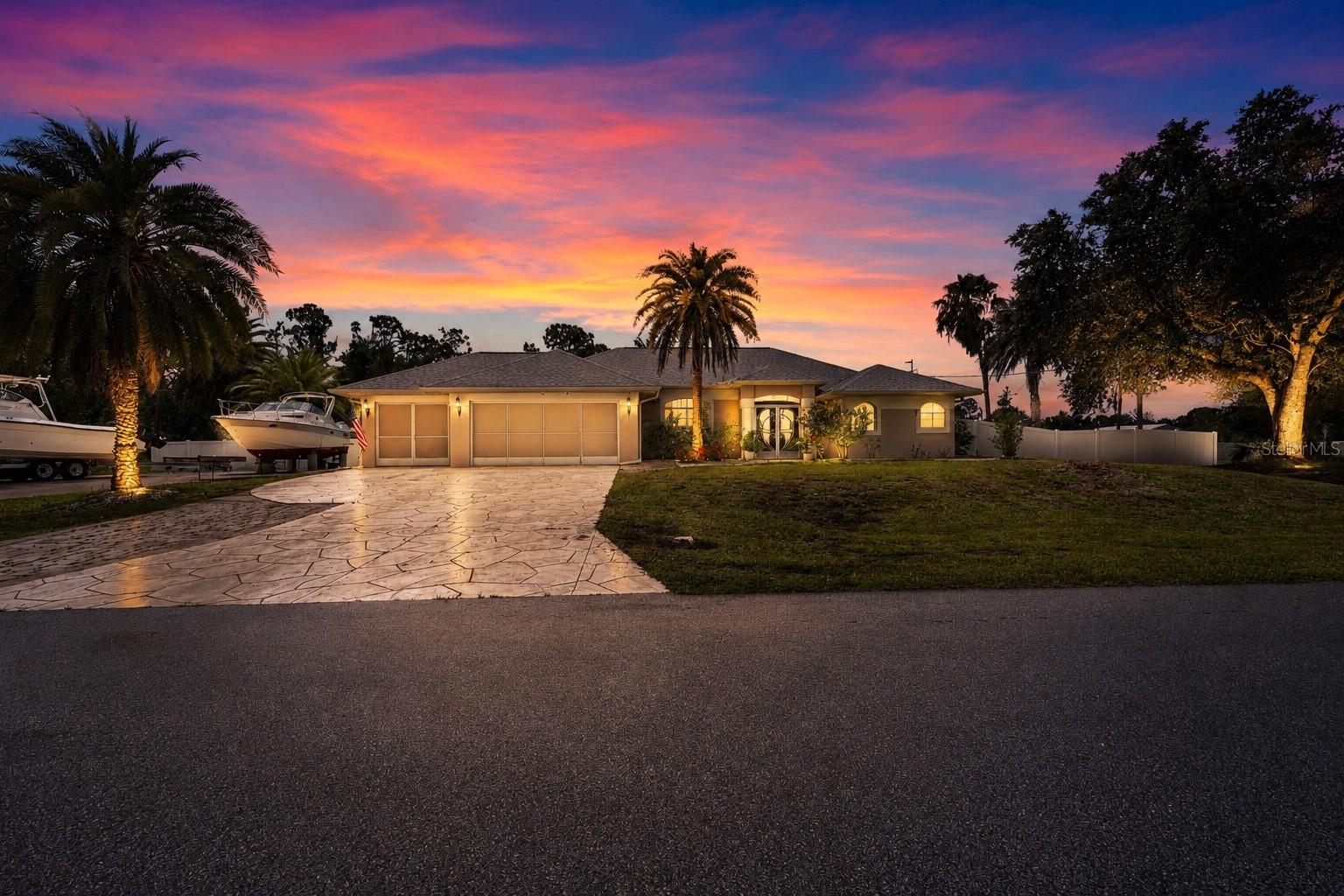 Single Family Residence in PORT CHARLOTTE, FL - Daniel Dourado