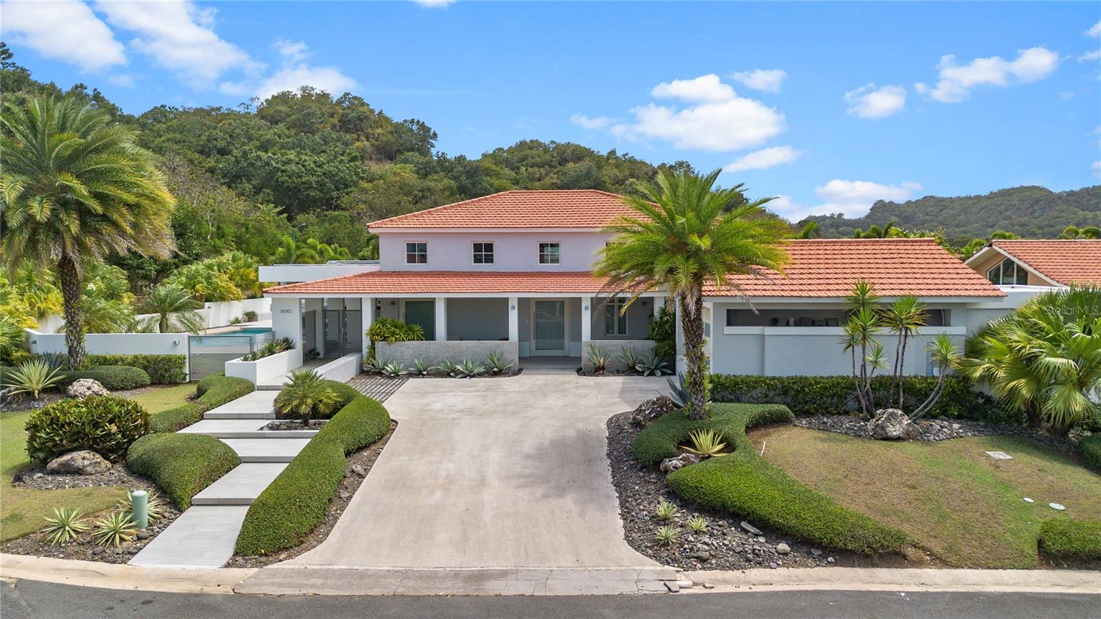 Single Family Residence em DORADO, PR, PR - Daniel Dourado
