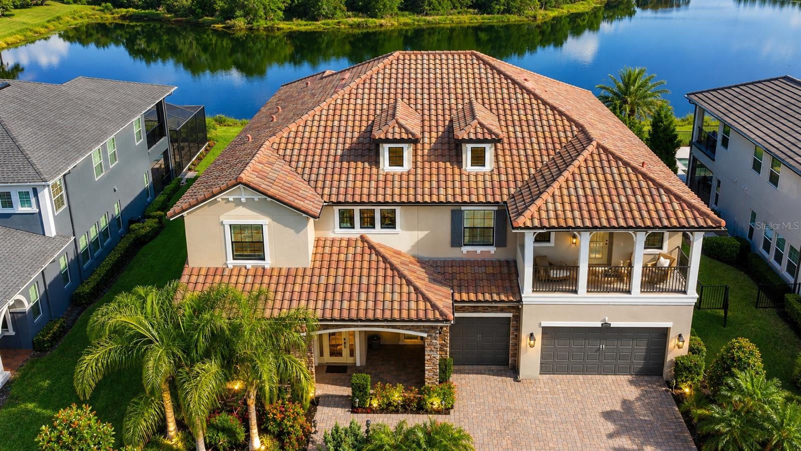 Single Family Residence in LUTZ, FL - Daniel Dourado