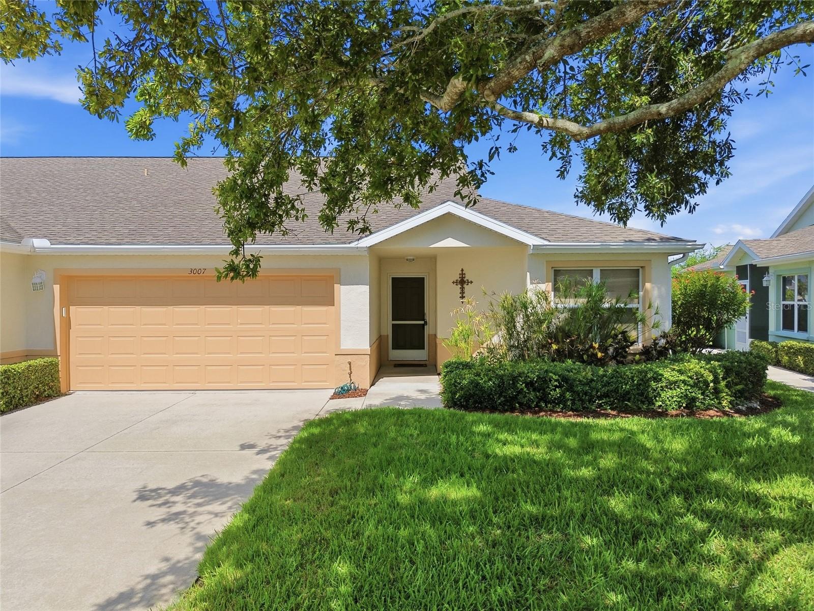 Condominium in PALMETTO, FL - Daniel Dourado