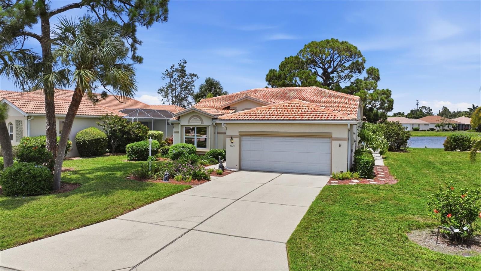 Single Family Residence in ENGLEWOOD, FL - Daniel Dourado