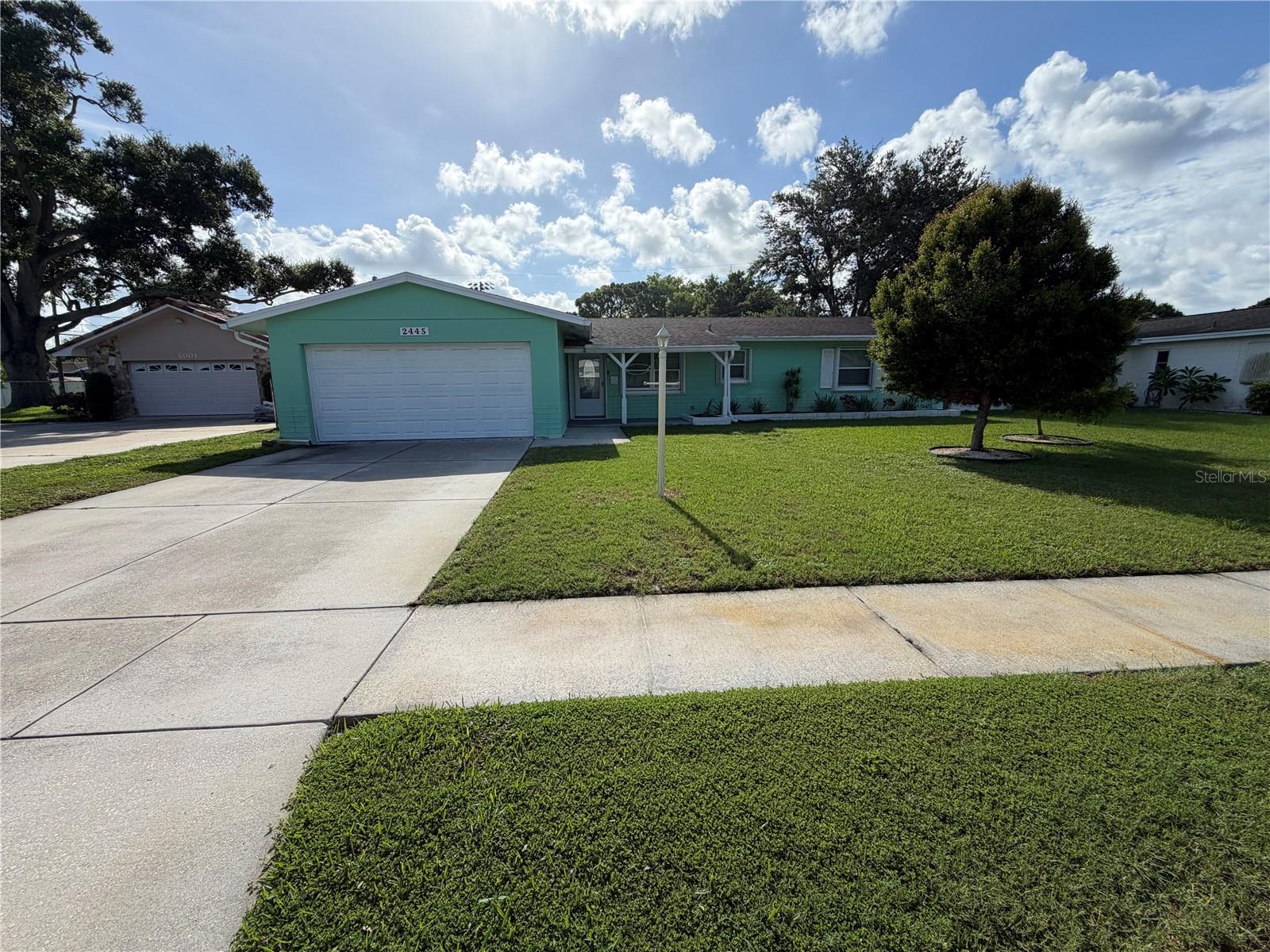 Single Family Residence in ST PETERSBURG, FL - Daniel Dourado