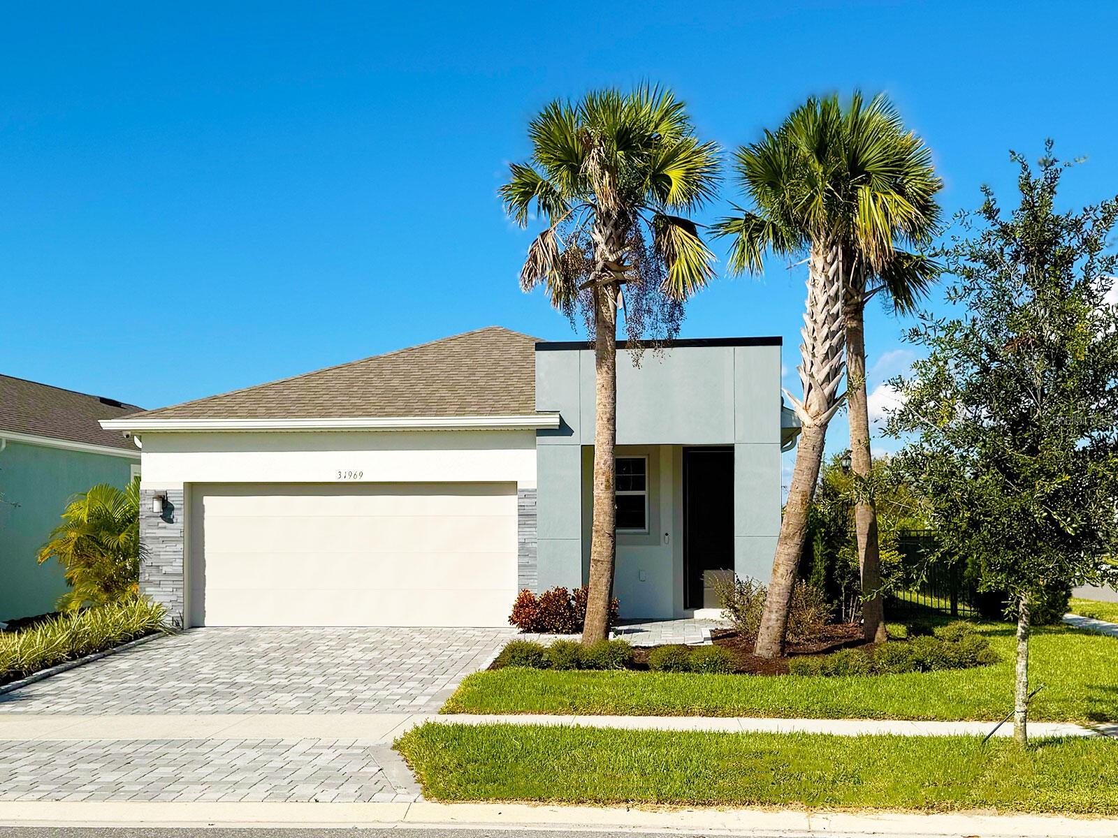Single Family Residence in WESLEY CHAPEL, FL - Daniel Dourado
