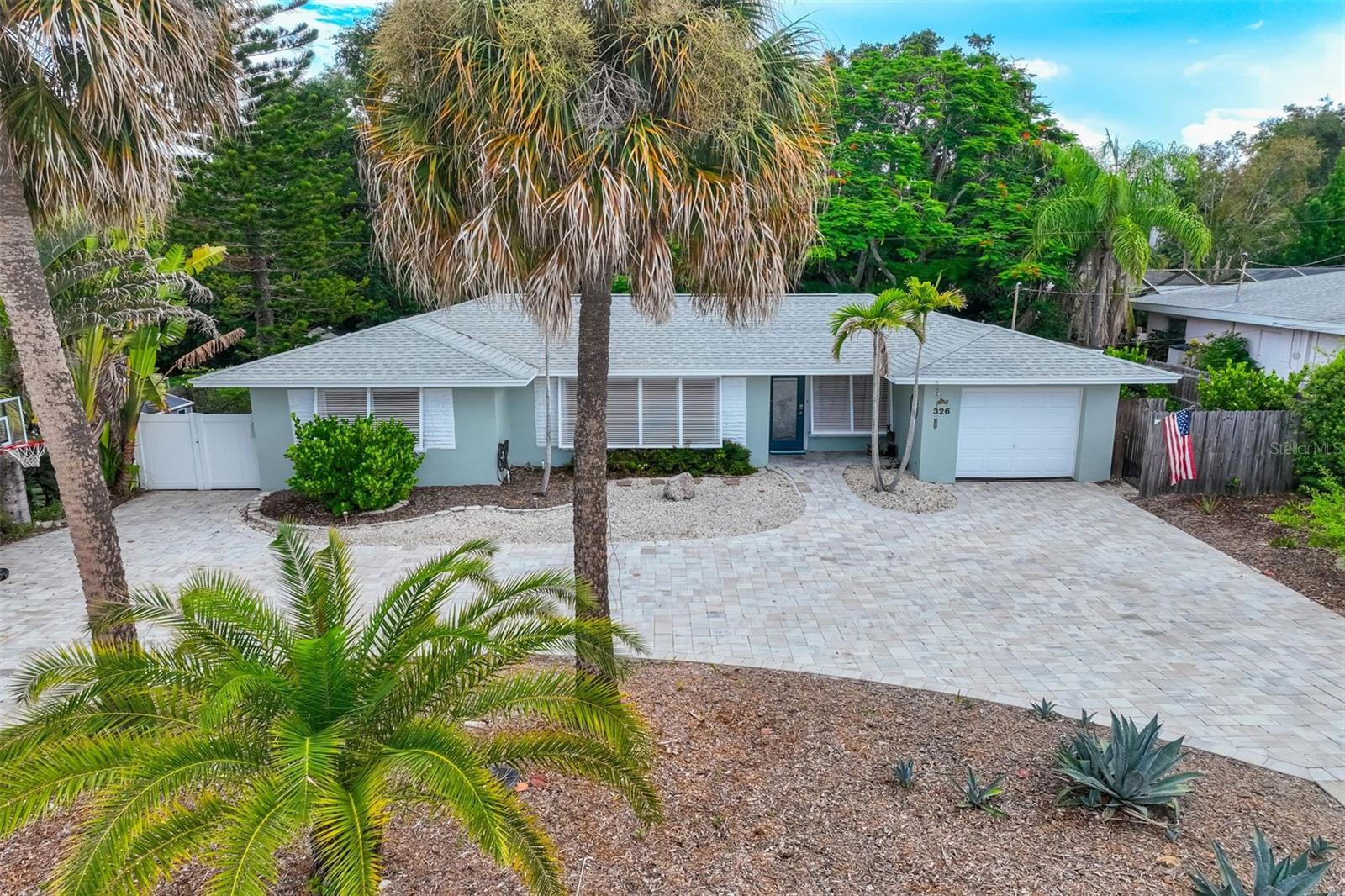 Single Family Residence em BELLEAIR, FL - Daniel Dourado