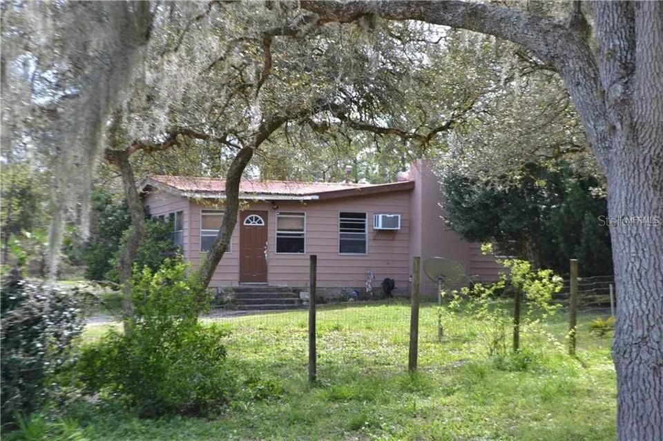 Single Family Residence in PAISLEY, FL - Daniel Dourado