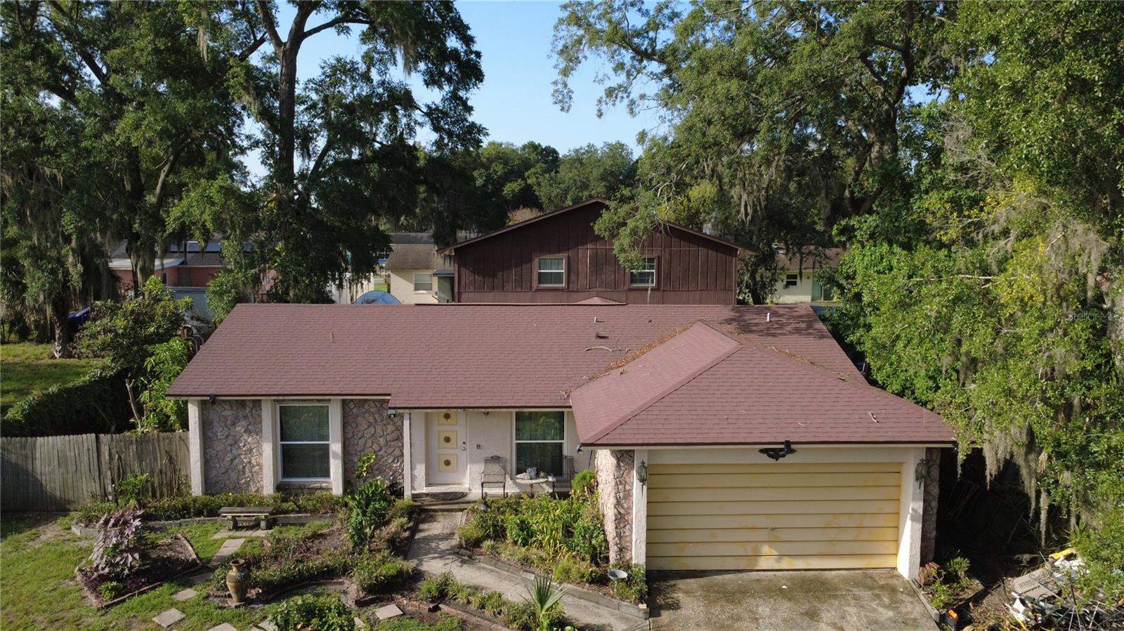 Single Family Residence in ORLANDO, FL - Daniel Dourado