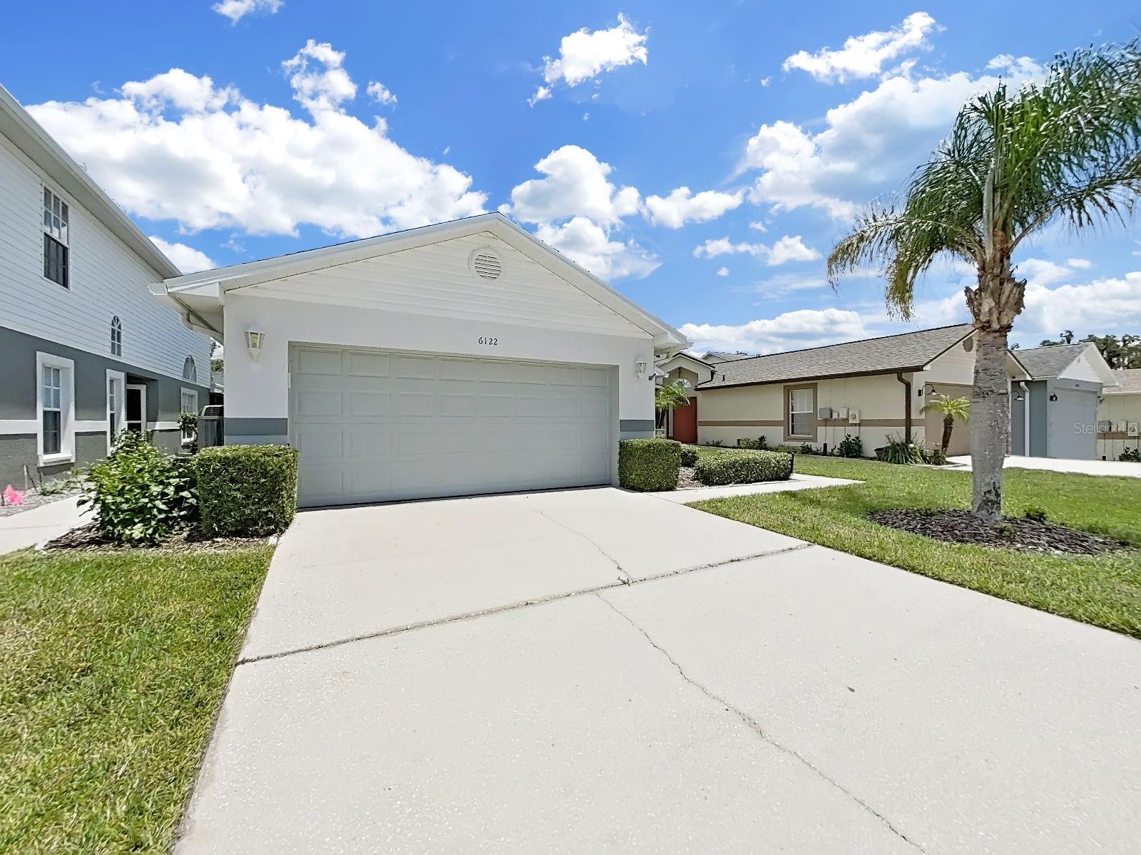 Single Family Residence in WESLEY CHAPEL, FL - Daniel Dourado