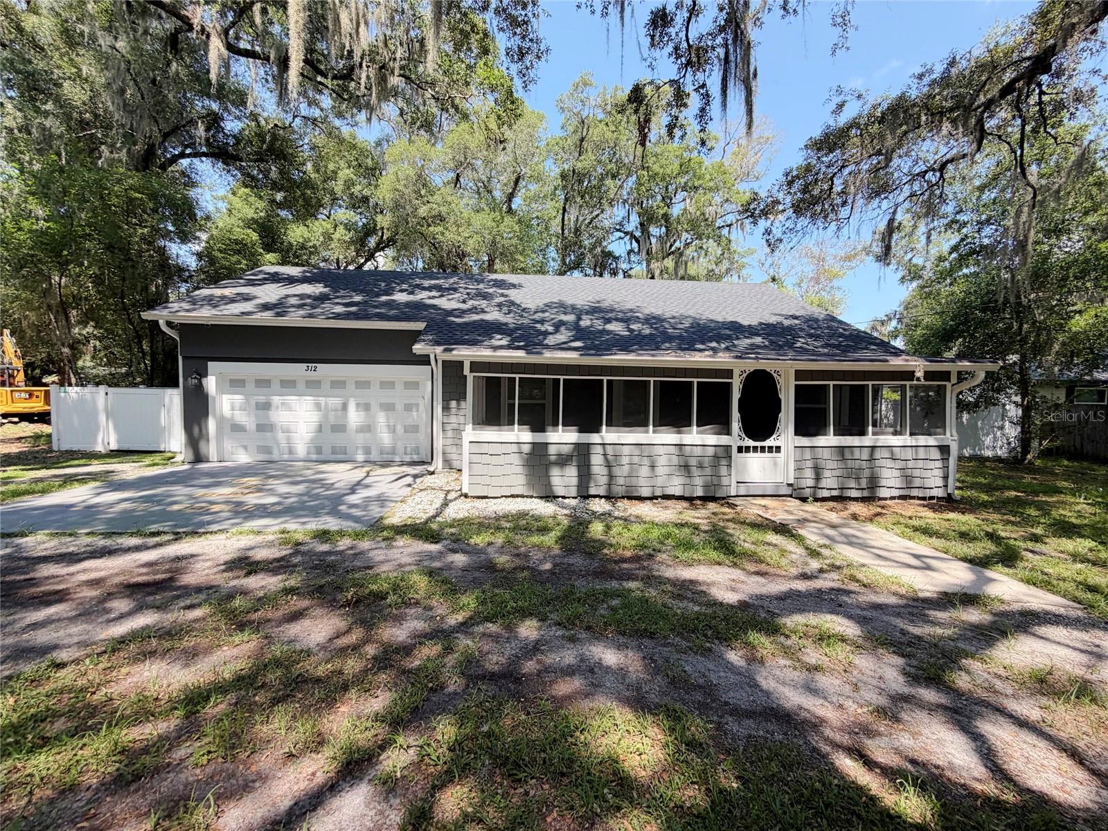 Single Family Residence em DELAND, FL - Daniel Dourado
