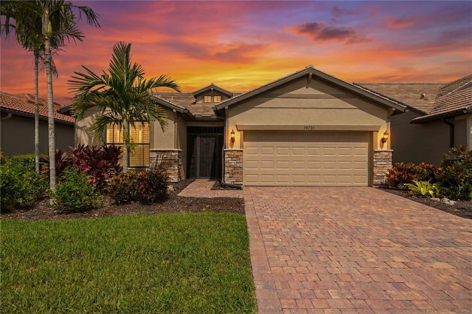 Single Family Residence in VENICE, FL - Daniel Dourado