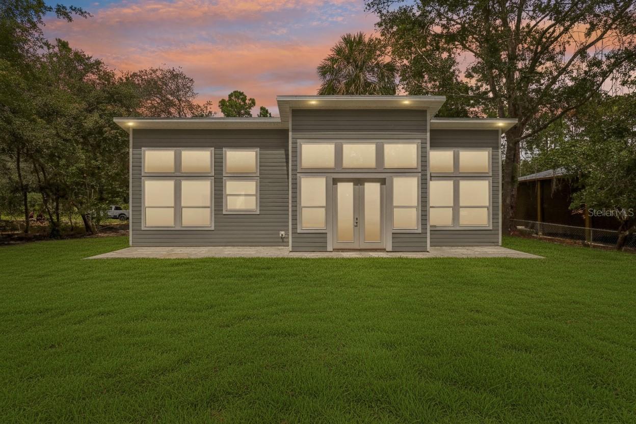 Single Family Residence in GEORGETOWN, FL - Daniel Dourado