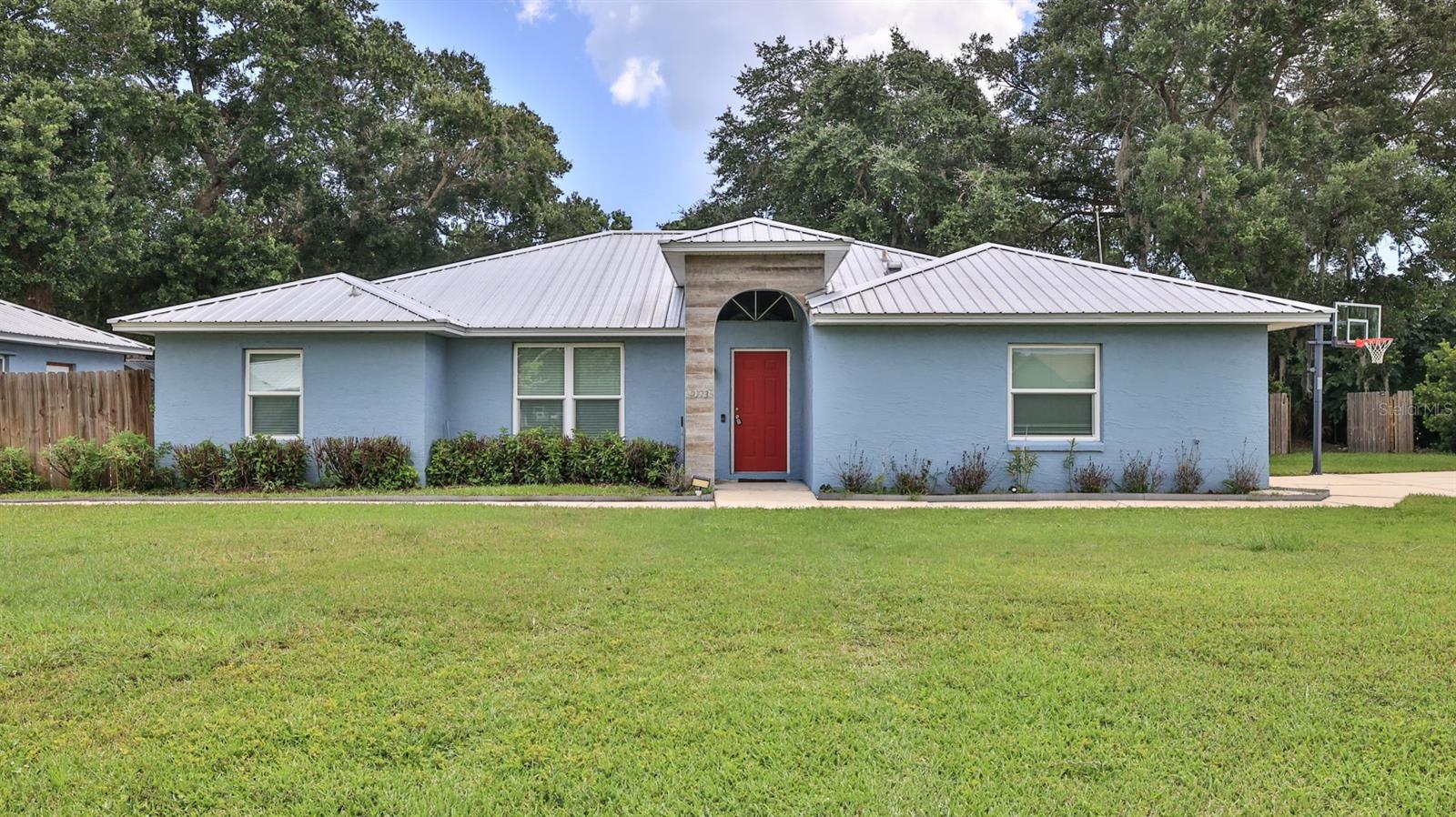 Single Family Residence in EDGEWATER, FL - Daniel Dourado