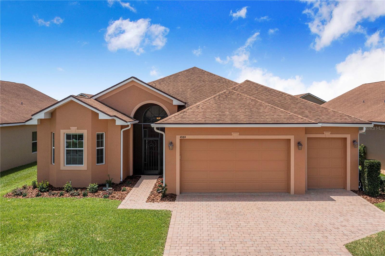 Single Family Residence in LAKE WALES, FL - Daniel Dourado