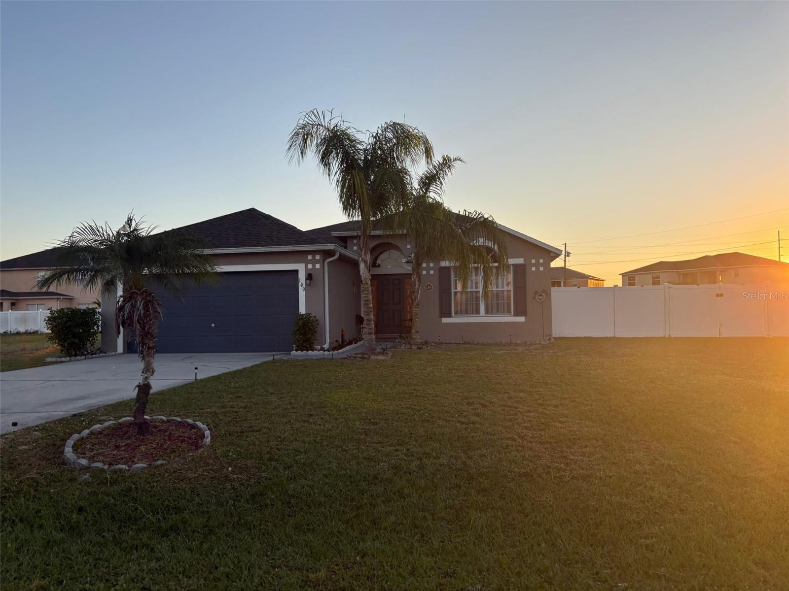 Single Family Residence in POINCIANA, FL - Daniel Dourado