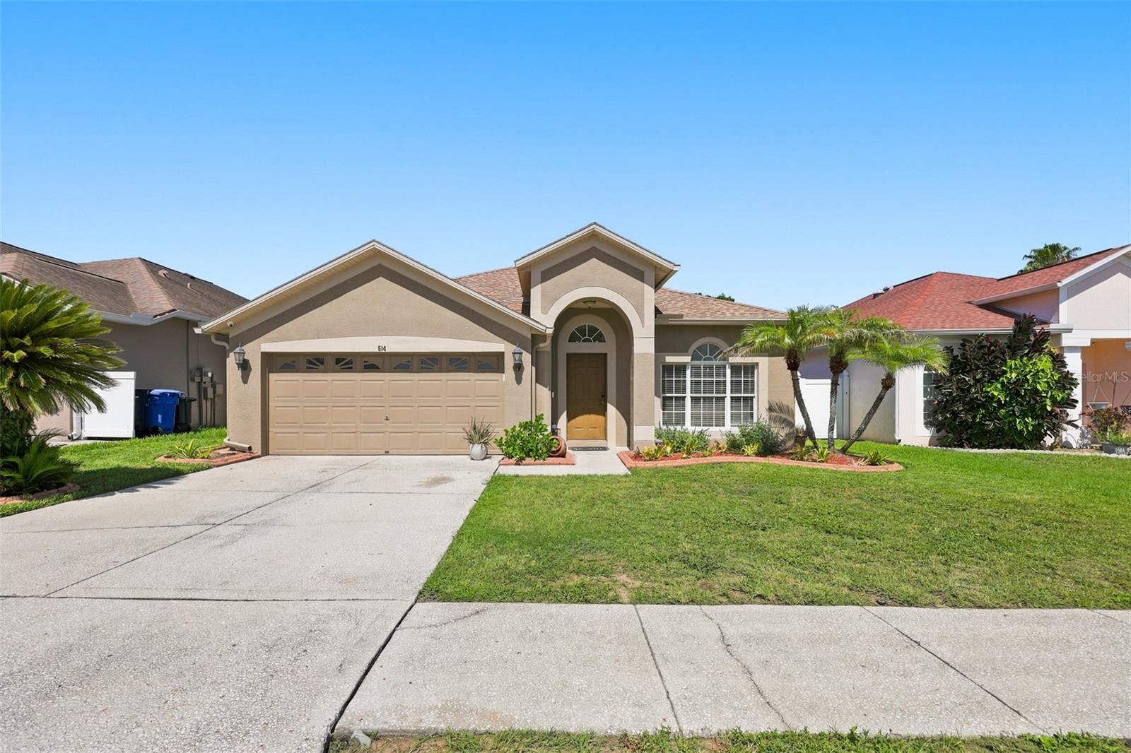 Single Family Residence in VALRICO, FL - Daniel Dourado