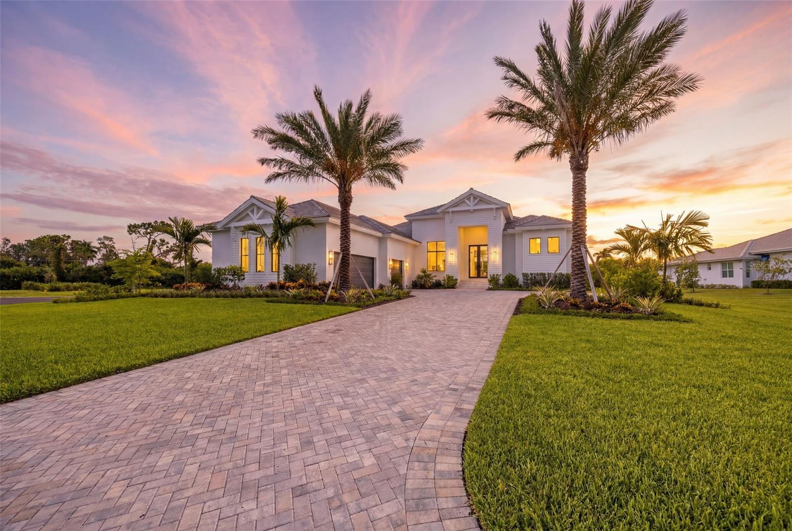 Single Family Residence in FORT MYERS, FL - Daniel Dourado