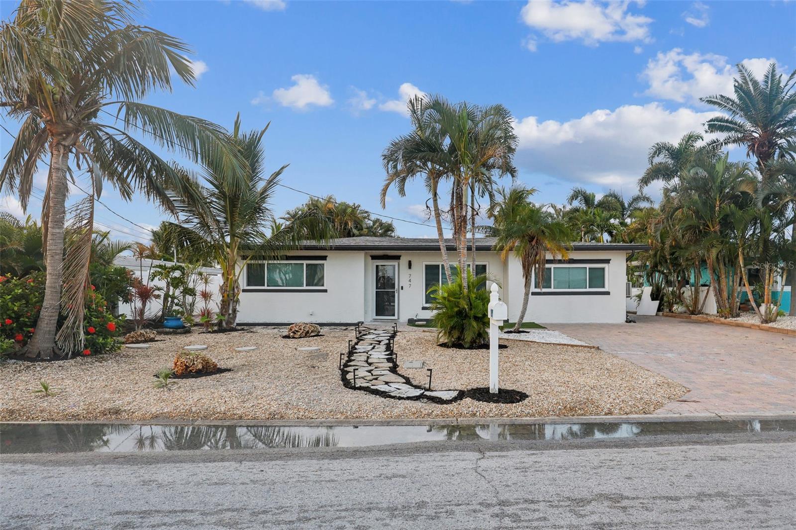 Single Family Residence em MADEIRA BEACH, FL - Daniel Dourado