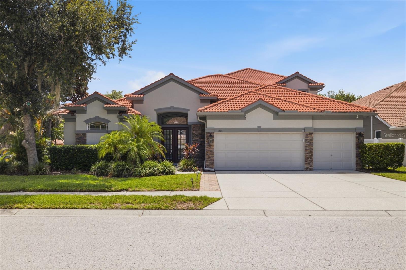 Single Family Residence in NEW PORT RICHEY, FL - Daniel Dourado