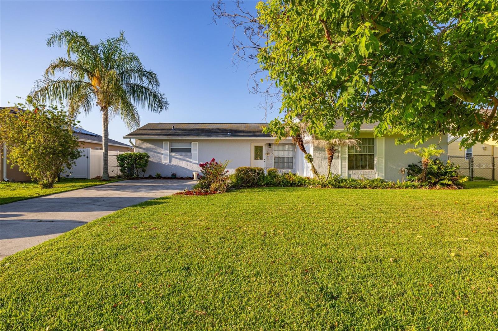 Single Family Residence in POINCIANA, FL - Daniel Dourado