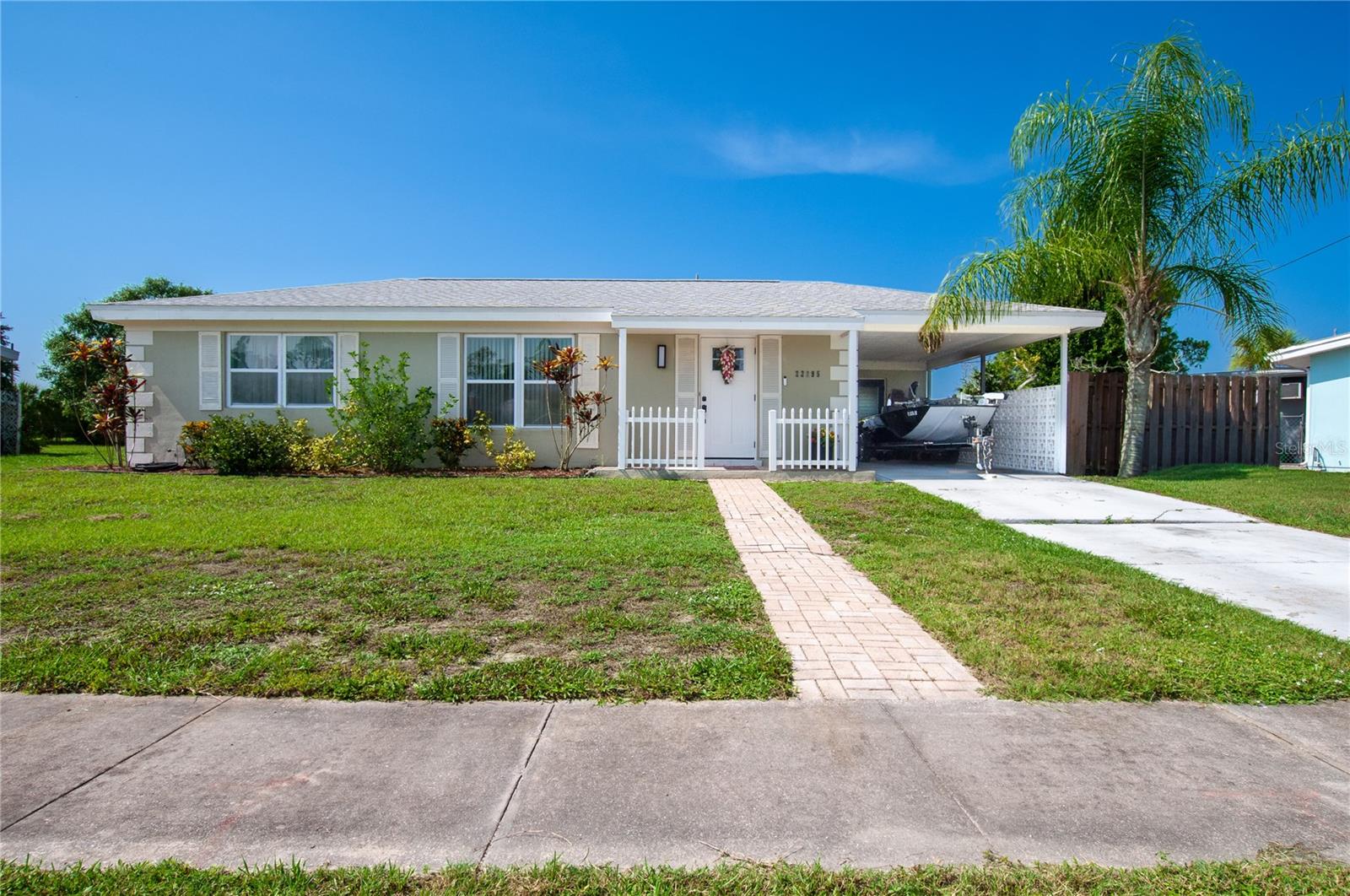 Single Family Residence in PORT CHARLOTTE, FL - Daniel Dourado