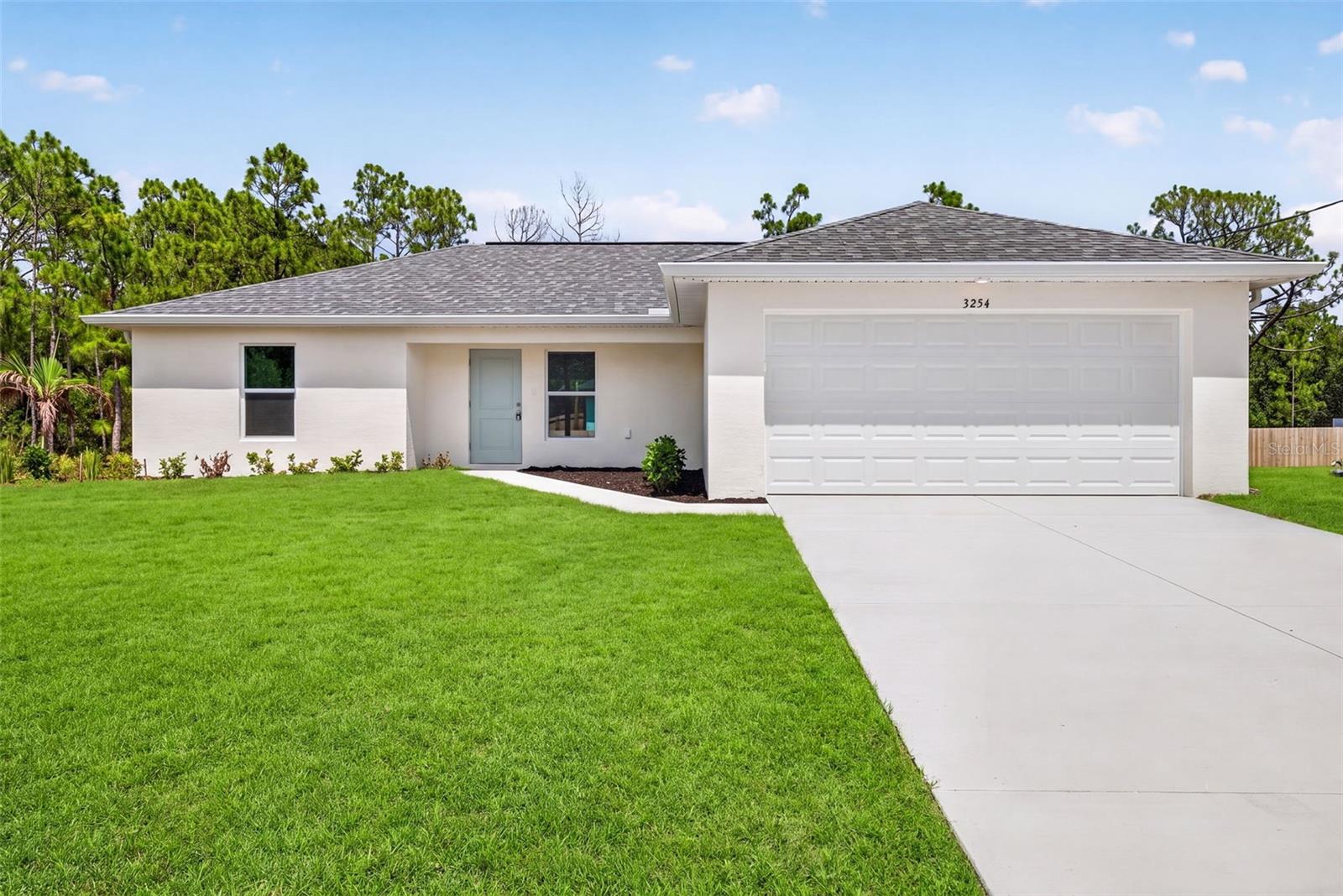 Single Family Residence in PORT CHARLOTTE, FL - Daniel Dourado