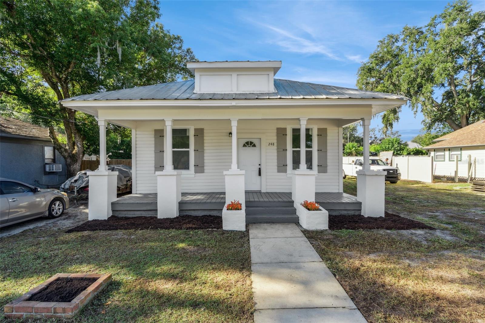 Single Family Residence in GROVELAND, FL - Daniel Dourado