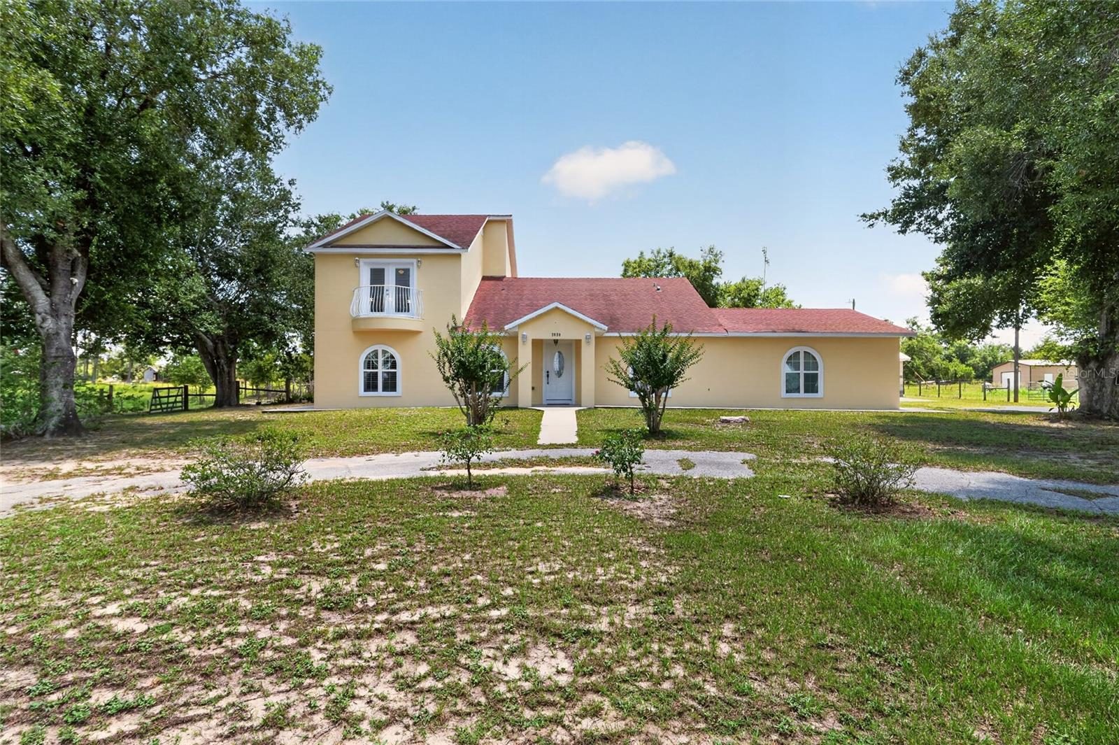 Single Family Residence in LADY LAKE, FL - Daniel Dourado