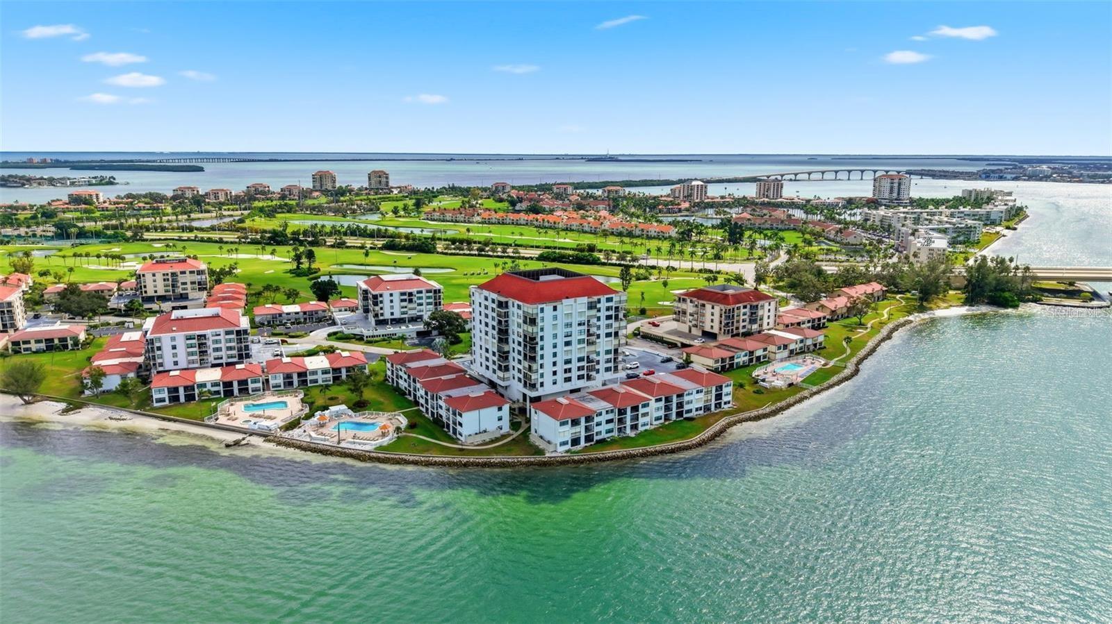 Condominium in ST PETERSBURG, FL - Daniel Dourado