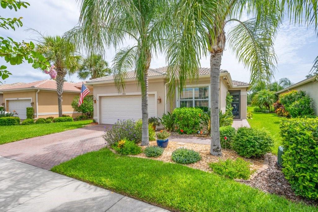Single Family Residence in WIMAUMA, FL - Daniel Dourado