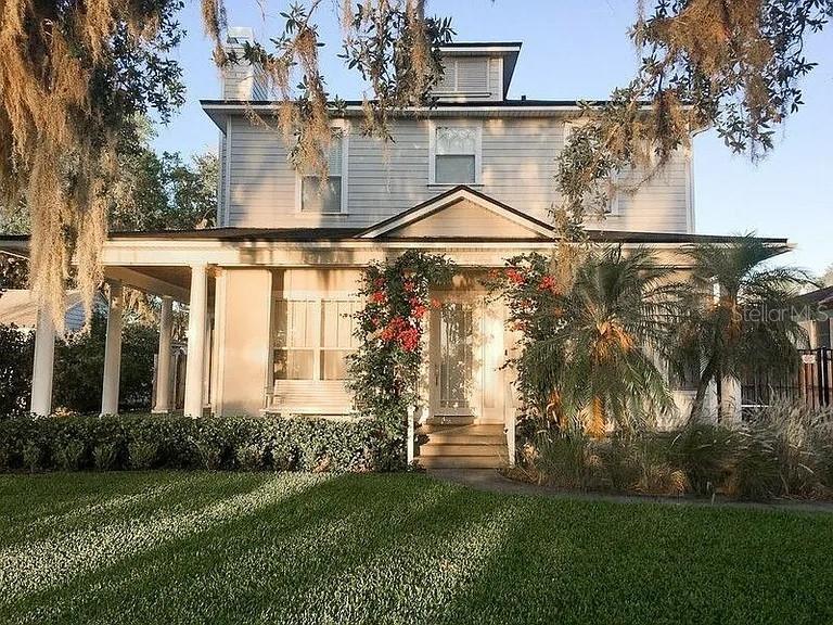 Single Family Residence in WINTER PARK, FL - Daniel Dourado