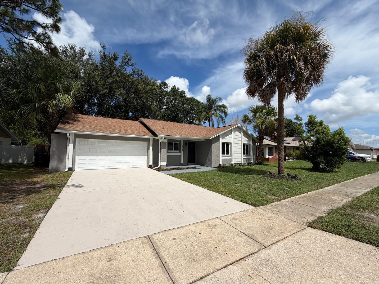 Single Family Residence in ORLANDO, FL - Daniel Dourado