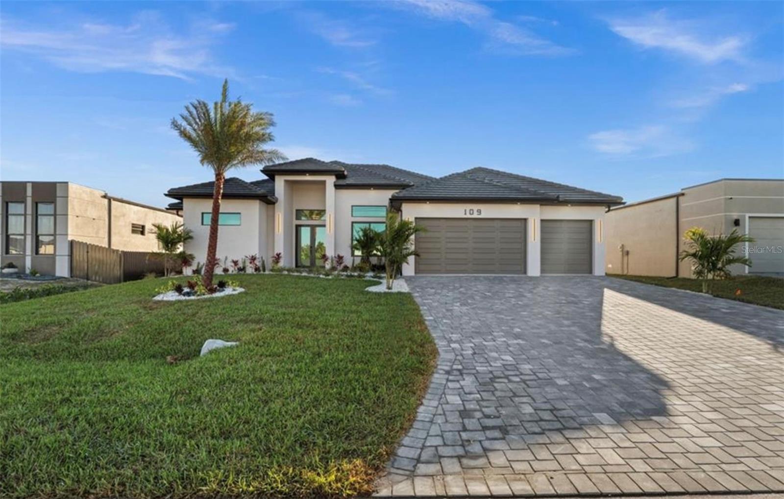 Single Family Residence in CAPE CORAL, FL - Daniel Dourado
