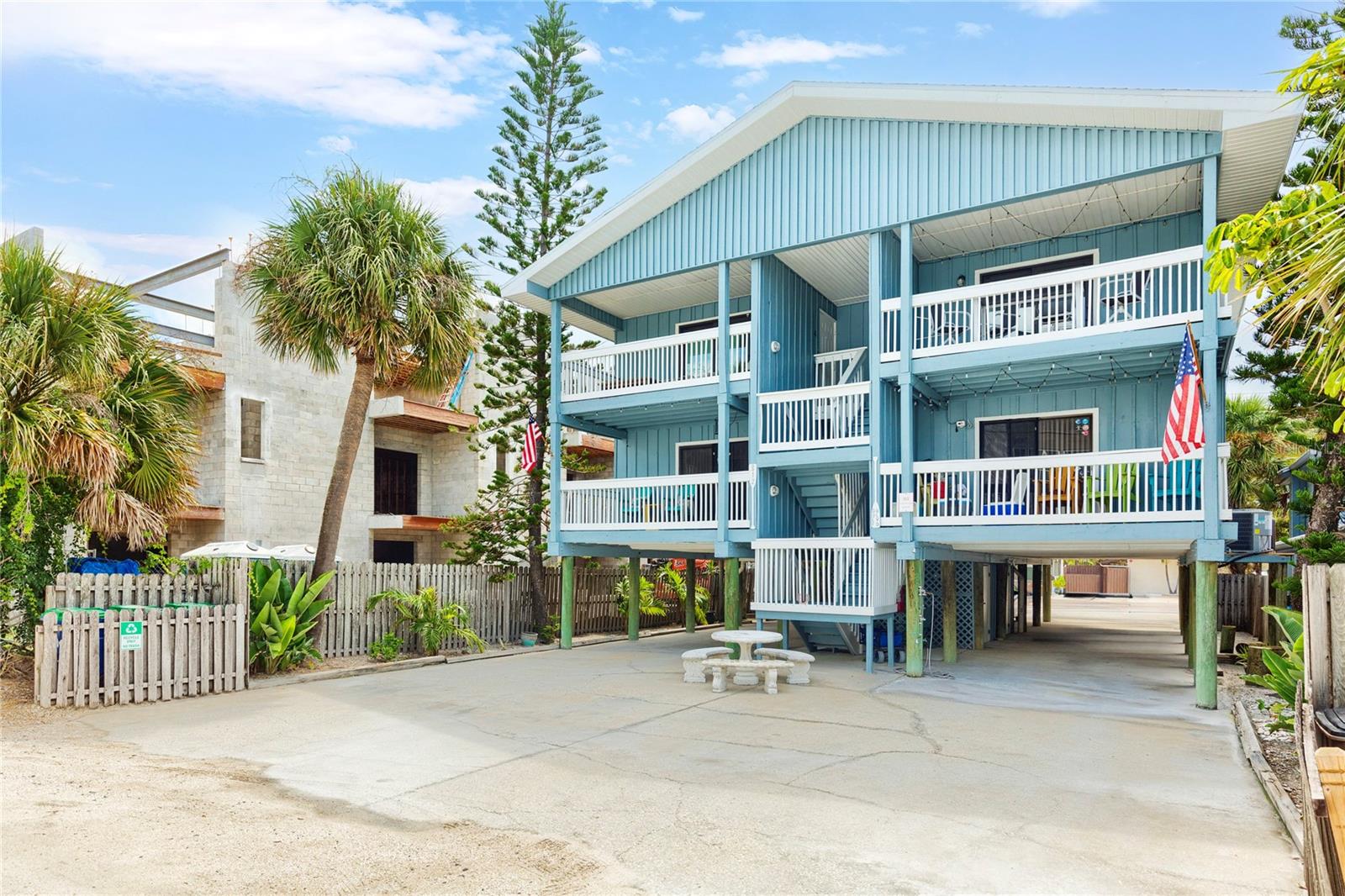 Condominium in INDIAN ROCKS BEACH, FL - Daniel Dourado