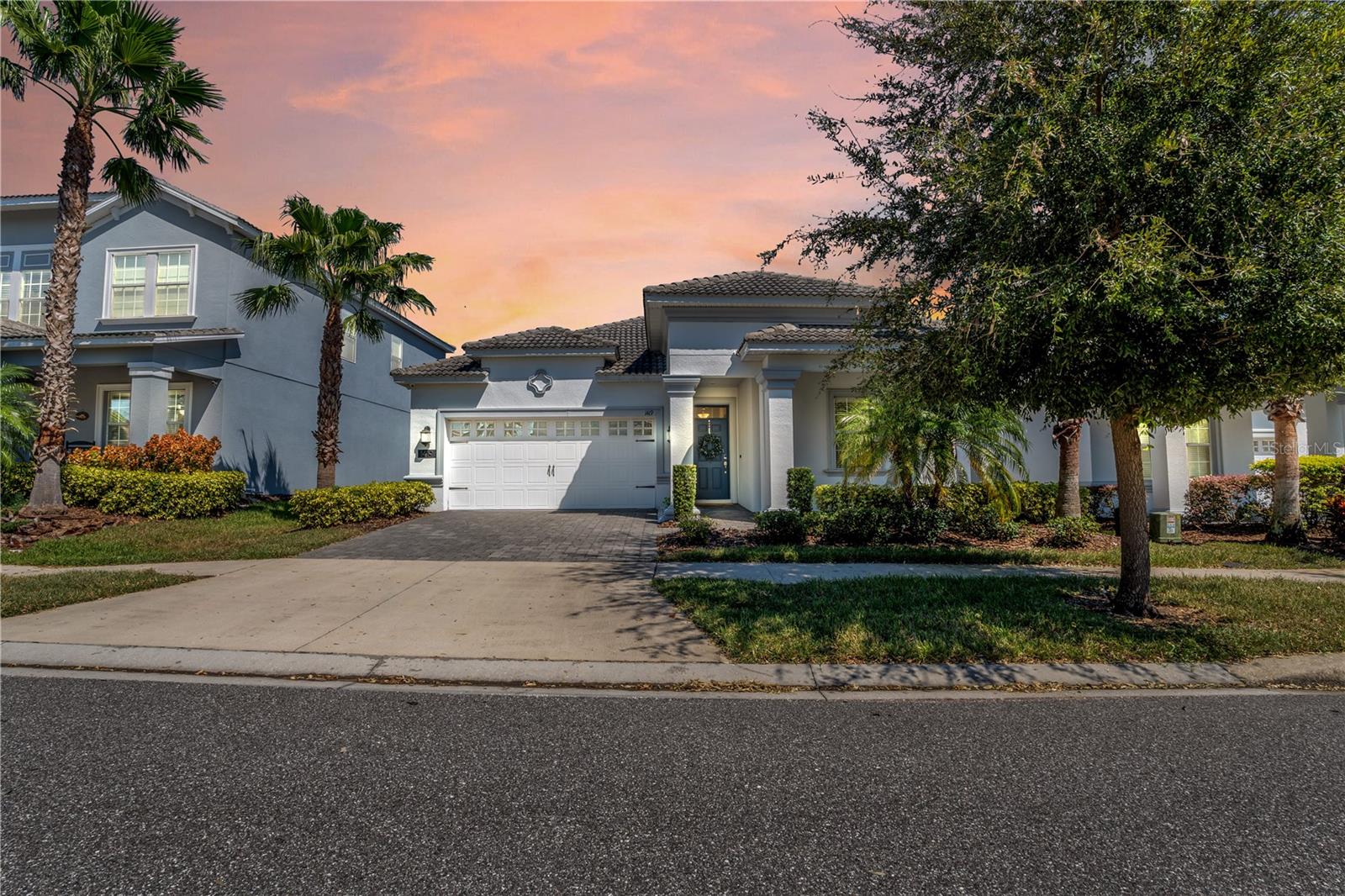 Single Family Residence in DAVENPORT, FL - Daniel Dourado