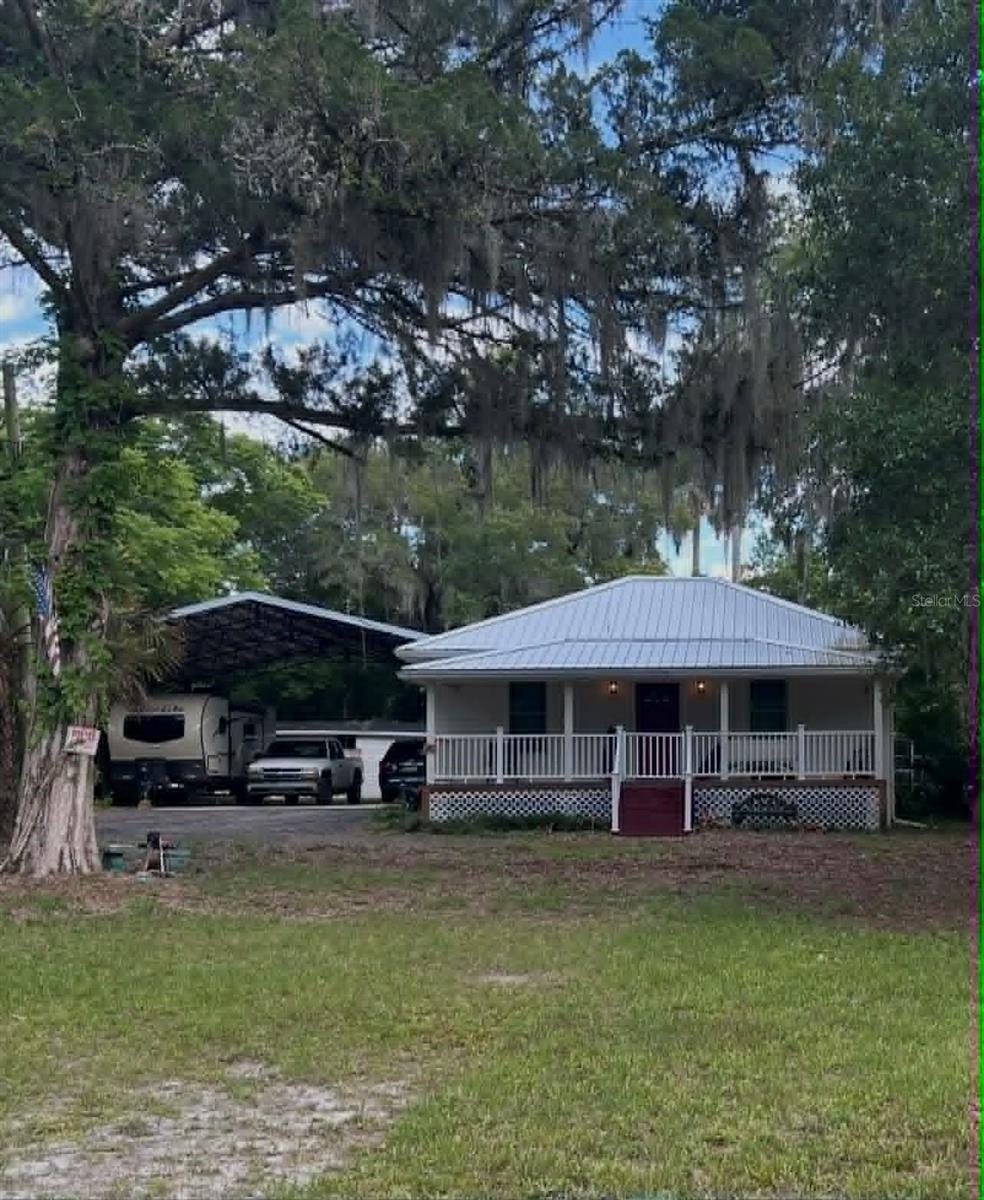 Single Family Residence em DELAND, FL - Daniel Dourado