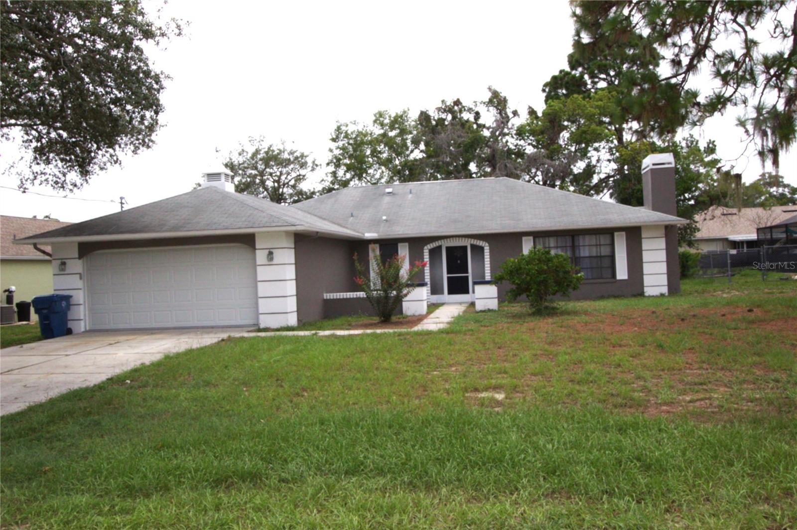 Single Family Residence em SPRING HILL, FL - Daniel Dourado