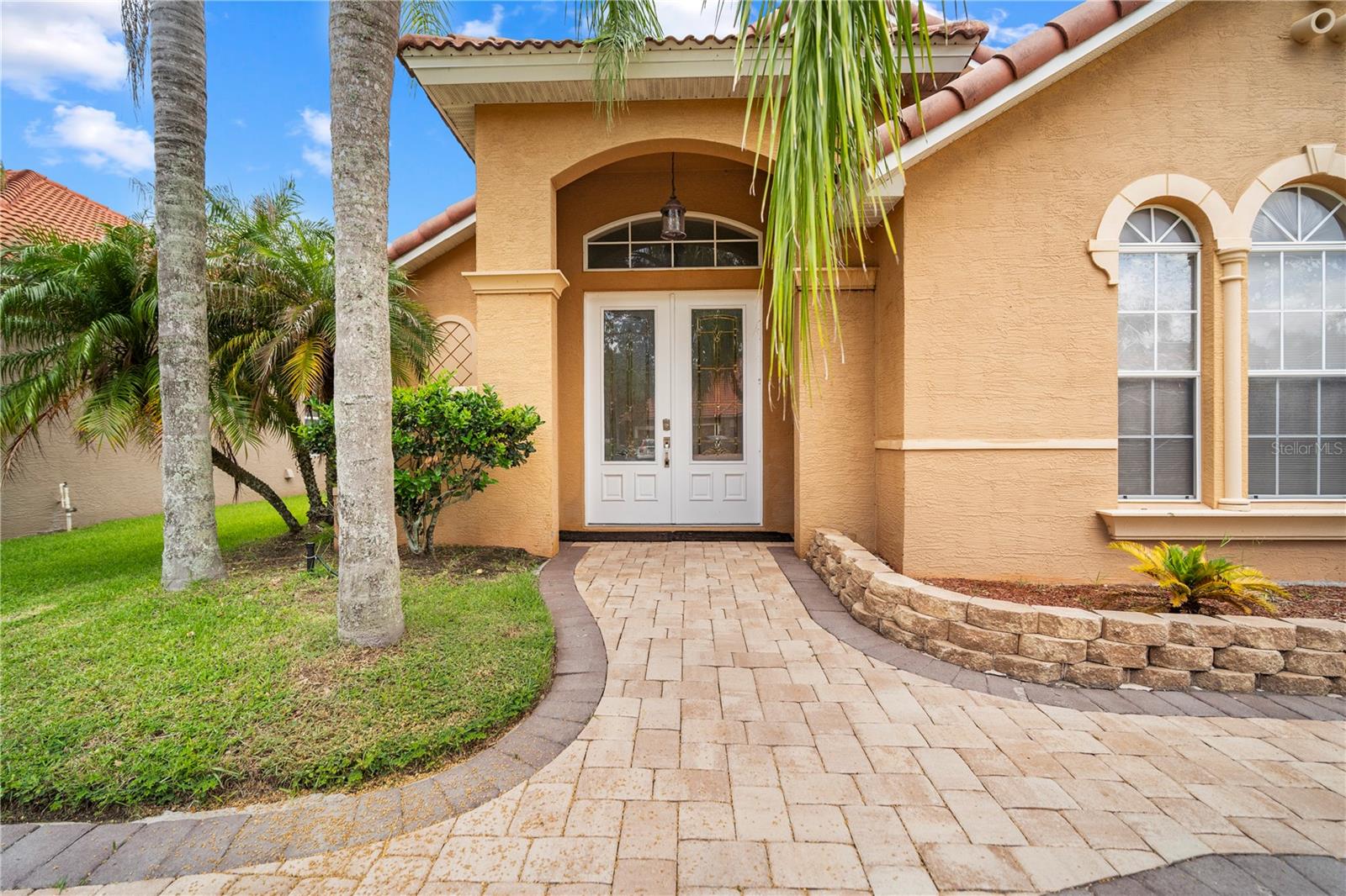 Single Family Residence in ORLANDO, FL - Daniel Dourado