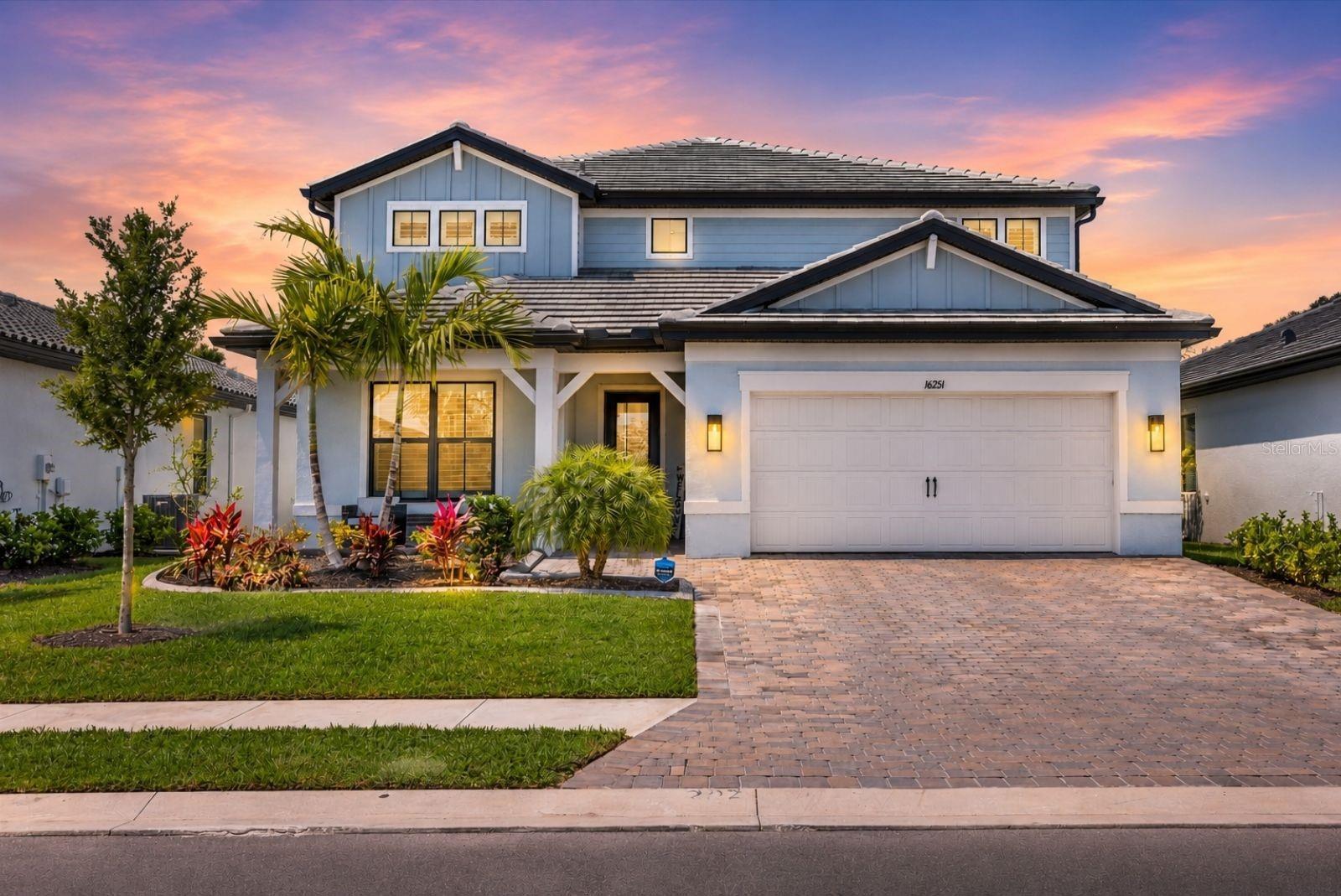 Single Family Residence in BRADENTON, FL - Daniel Dourado