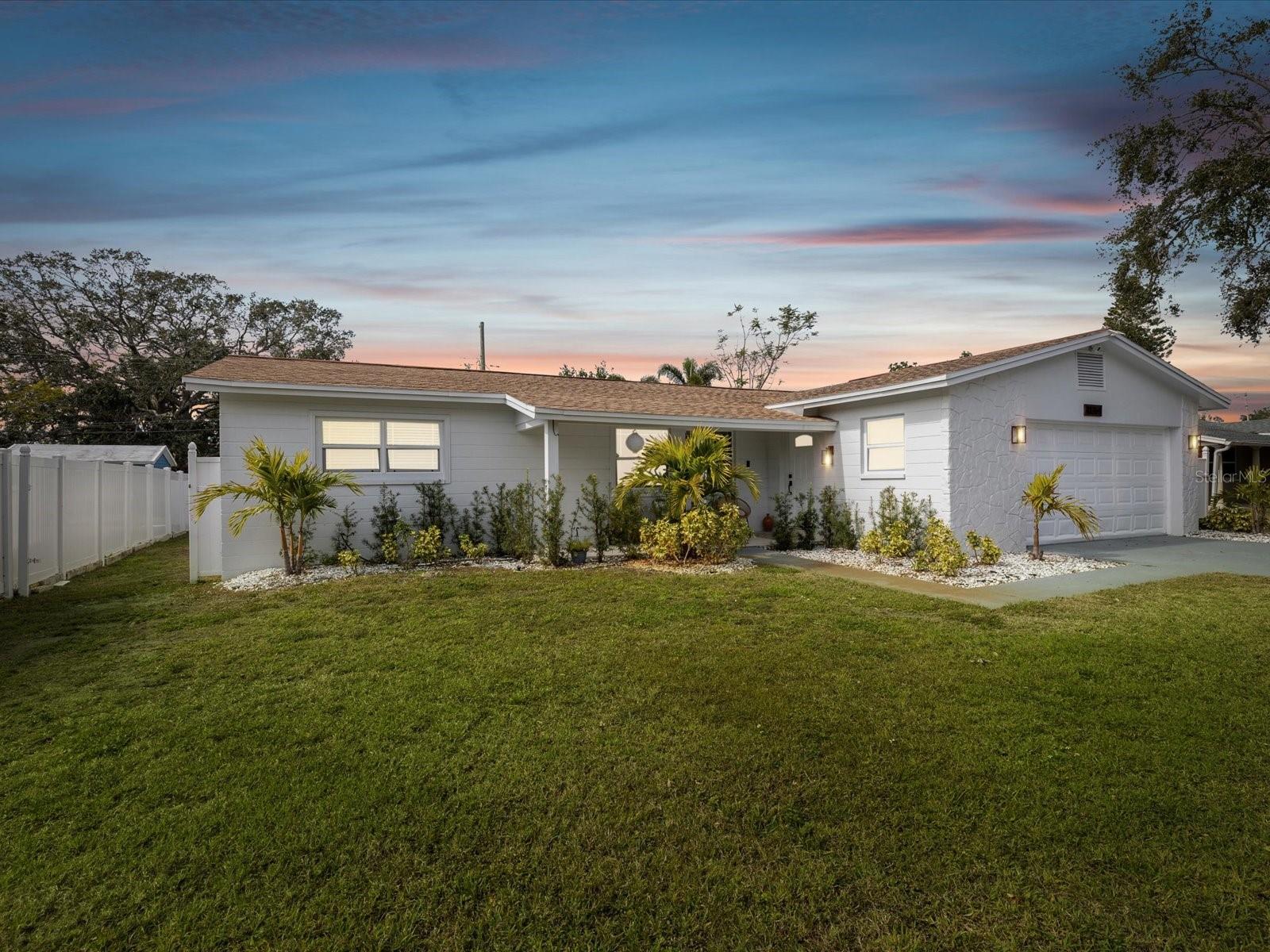 Single Family Residence em LARGO, FL - Daniel Dourado
