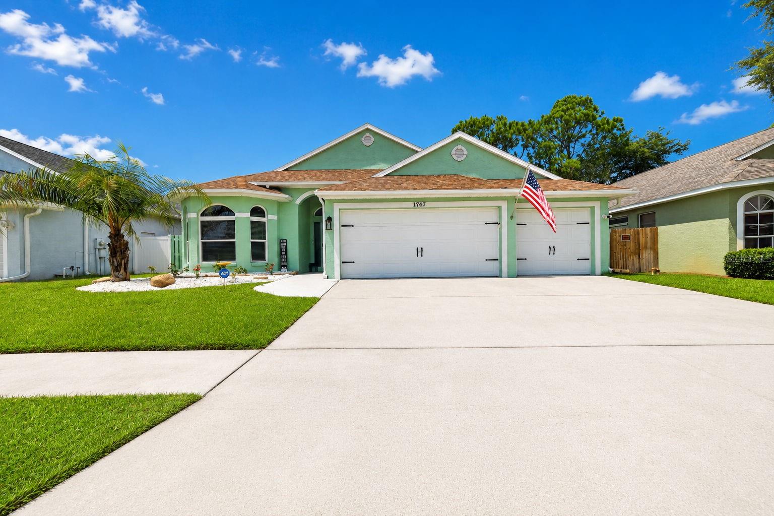 Single Family Residence in TARPON SPRINGS, FL - Daniel Dourado