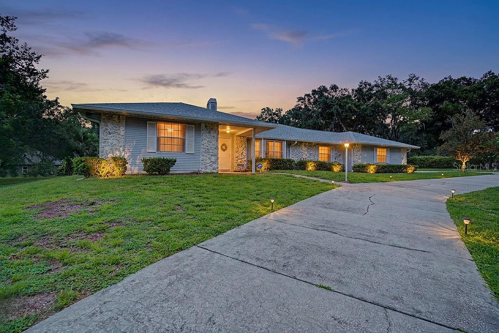 Single Family Residence in DUNNELLON, FL - Daniel Dourado